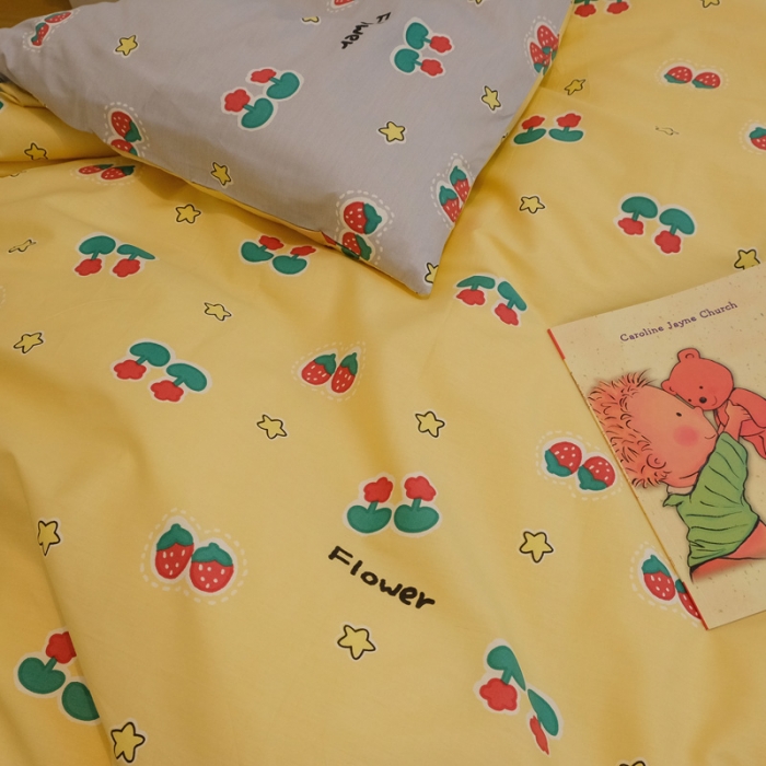 91家纺网 家纺一手货源 找家纺 绫韵 2021新款13070全棉四件套初夏物语草莓乖乖