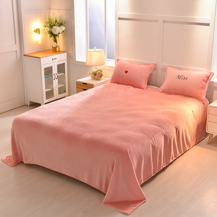 91家纺网 家纺一手货源 找家纺 简爱家纺新款保暖MISS款法莱绒刺绣四件套 绒miss-玉色