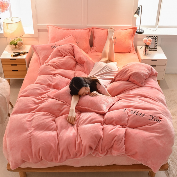 91家纺网 家纺一手货源 找家纺 简爱家纺新款保暖MISS款法莱绒刺绣四件套 绒miss-玉色