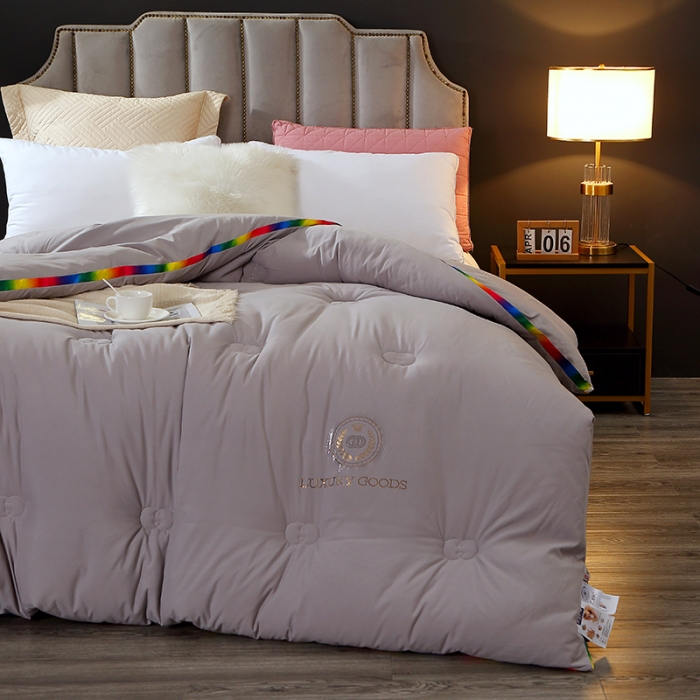 91家纺网 家纺一手货源 找家纺 VIP被业 2021新款彩虹大豆被冬被 彩虹灰