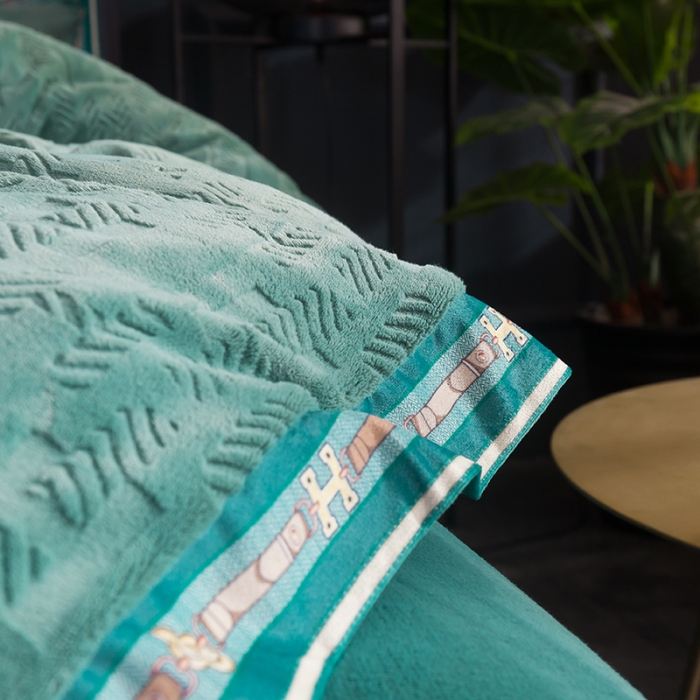 91家纺网 家纺一手货源 找家纺 （总）佳梦家纺轻奢提花绒四件套牛奶绒纯色消光压花宝宝绒被套