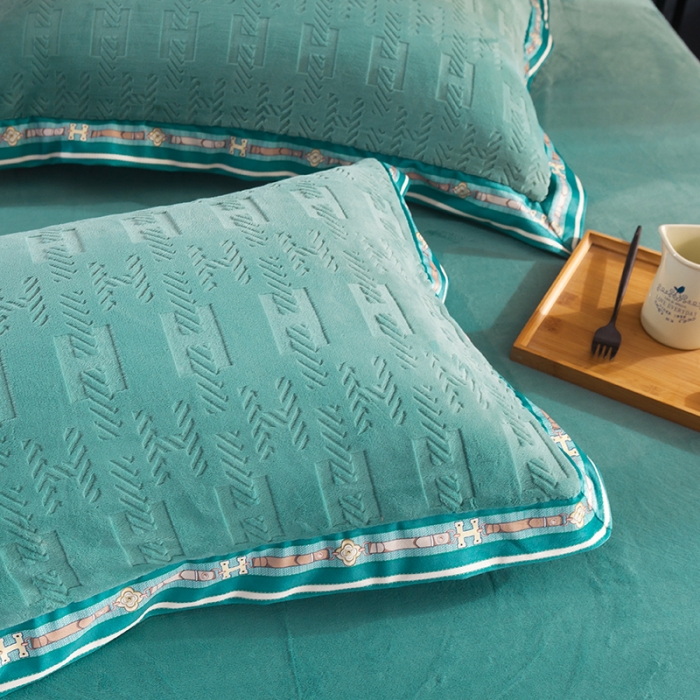 91家纺网 家纺一手货源 找家纺 （总）佳梦家纺轻奢提花绒四件套牛奶绒纯色消光压花宝宝绒被套