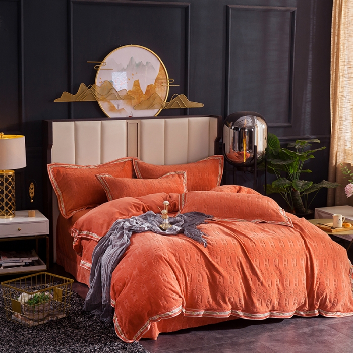 91家纺网 家纺一手货源 找家纺 佳梦家纺轻奢提花绒四件套牛奶绒纯色消光压花宝宝绒被套 桔色