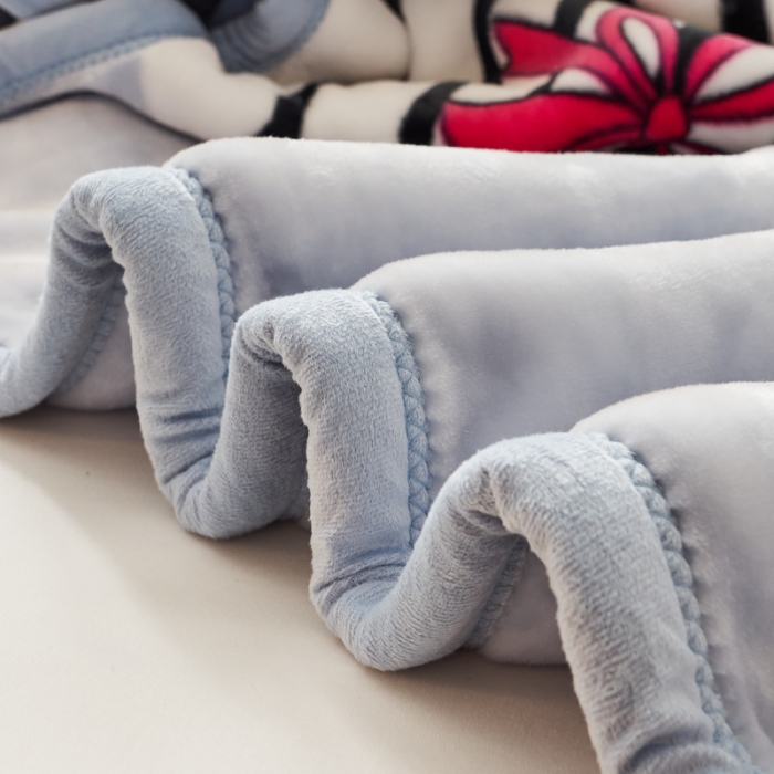 91家纺网 家纺一手货源 找家纺 凯轩毛毛毯毯子 加大加厚儿童云毛毯毯子 盼盼灰