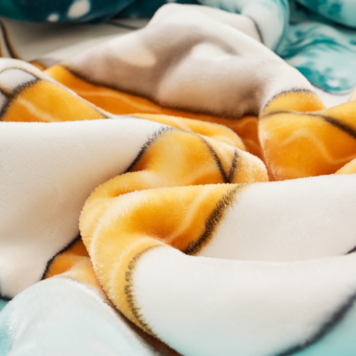 91家纺网 家纺一手货源 找家纺 凯轩毛毛毯毯子 加大加厚儿童云毛毯毯子 围巾熊浅绿