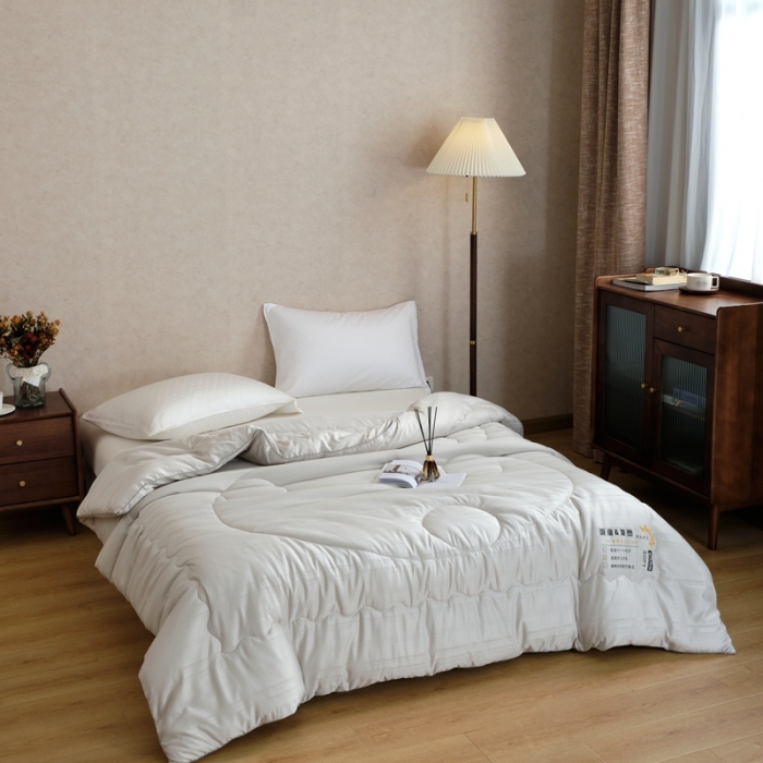 91家纺网 家纺一手货源 找家纺 木堇2021日式贡缎吸湿发热提花大豆纤维被子被芯春秋被高级灰