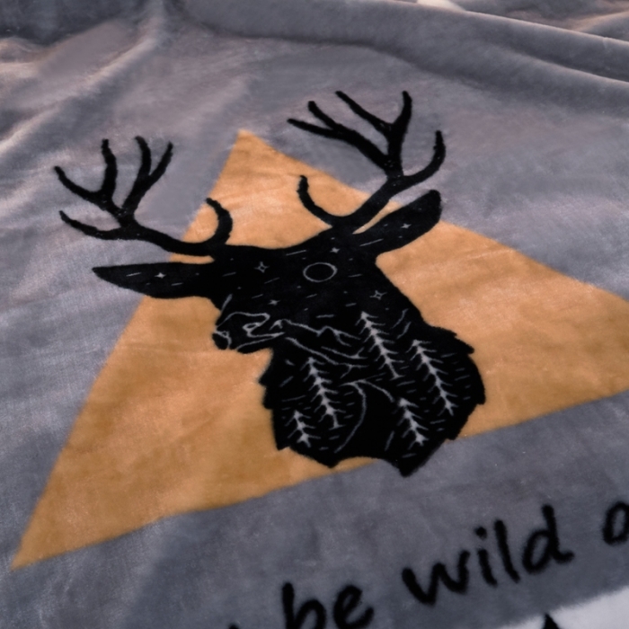 91家纺网 家纺一手货源 找家纺 2025秋冬新款双层加厚拉舍尔毛毯 保暖法莱绒毯子 自由鹿