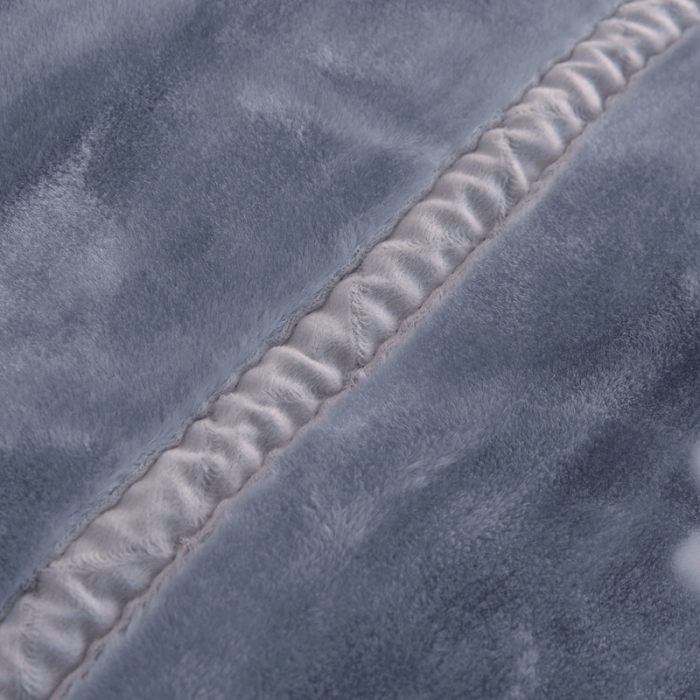 91家纺网 家纺一手货源 找家纺 2025秋冬新款双层加厚拉舍尔毛毯 保暖法莱绒毯子 午后时光