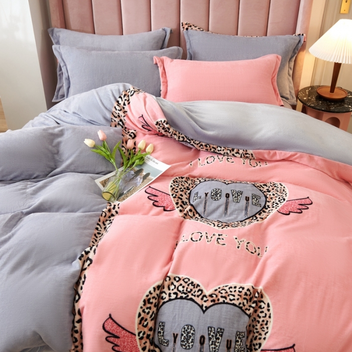 91家纺网 家纺一手货源 找家纺 青竹苑 2021新款牛奶绒印花四件套 比翼双飞