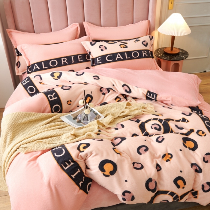 91家纺网 家纺一手货源 找家纺 青竹苑 2021新款牛奶绒印花四件套 邂逅豹纹