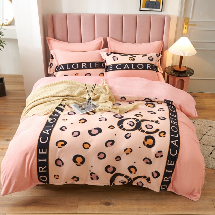 91家纺网 家纺一手货源 找家纺 青竹苑 2021新款牛奶绒印花四件套 邂逅豹纹