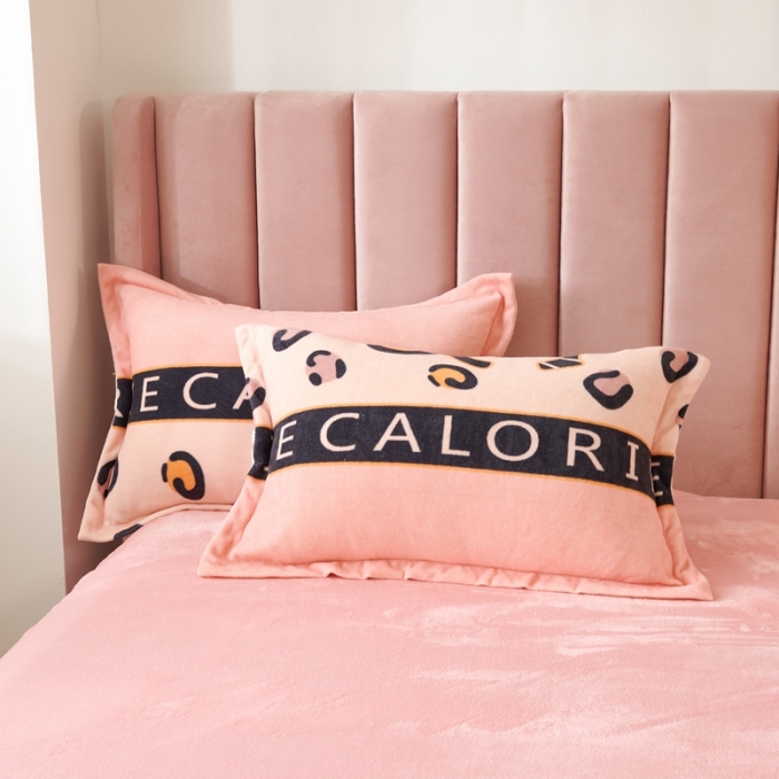 91家纺网 家纺一手货源 找家纺 青竹苑 2021新款牛奶绒印花四件套 邂逅豹纹