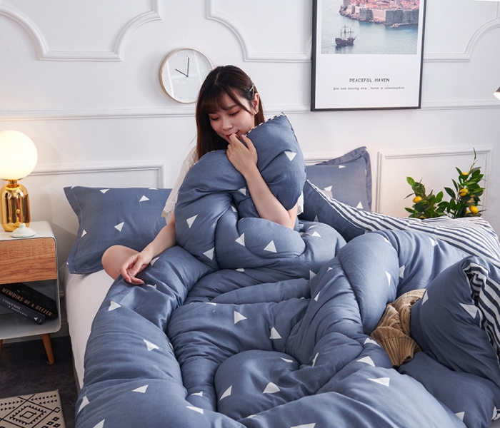 91家纺网 家纺一手货源 找家纺 被多多 2024新款磨毛印花冬被 爱巢