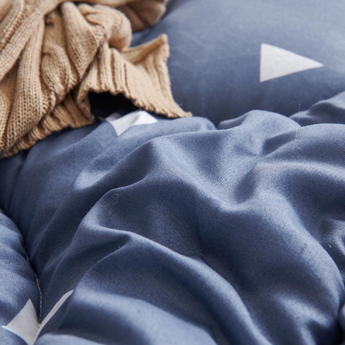 91家纺网 家纺一手货源 找家纺 被多多 2024新款磨毛印花冬被 爱巢