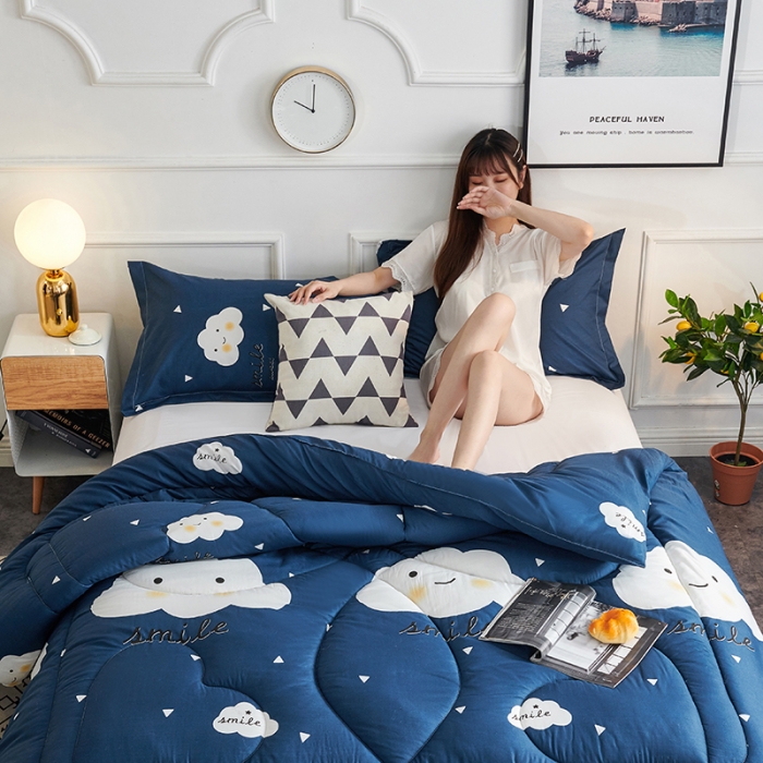 91家纺网 家纺一手货源 找家纺 被多多 2024新款磨毛印花冬被 云朵