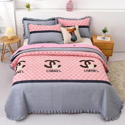 91家纺网 家纺一手货源 找家纺 雨洋家纺 2025新款水晶绒床盖情迷香奈儿