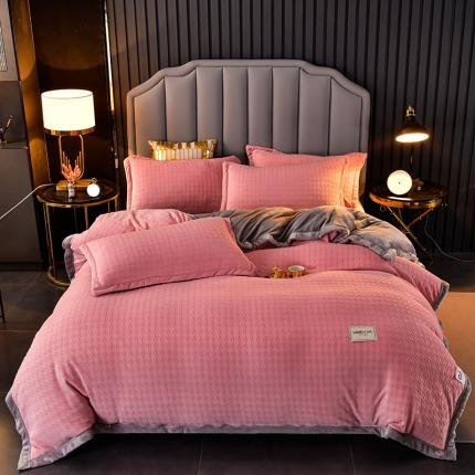 91家纺网 家纺一手货源 找家纺 轻奢风千鸟格雕花压花牛奶绒四件套被宝宝绒法兰绒珊瑚绒毛毯被套