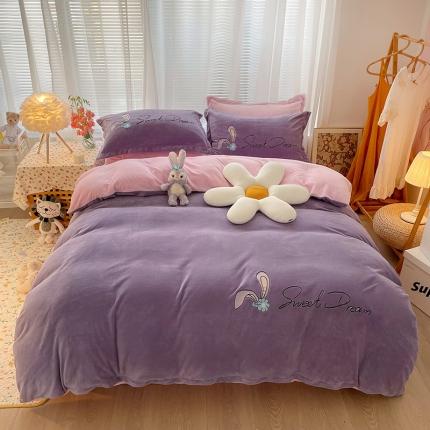 91家纺网 家纺一手货源 找家纺 朵希曼2023新款牛奶绒甜蜜星黛露系列四件套 公主鸭 粉+红