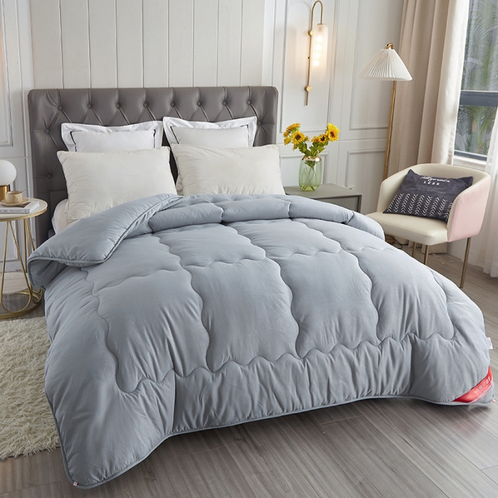 91家纺网 家纺一手货源 找家纺 天瑜家纺 2023新款磨毛压花冬被 蓝灰