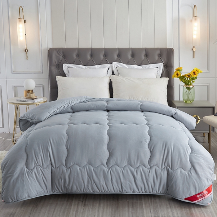 91家纺网 家纺一手货源 找家纺 天瑜家纺 2023新款磨毛压花冬被 蓝灰