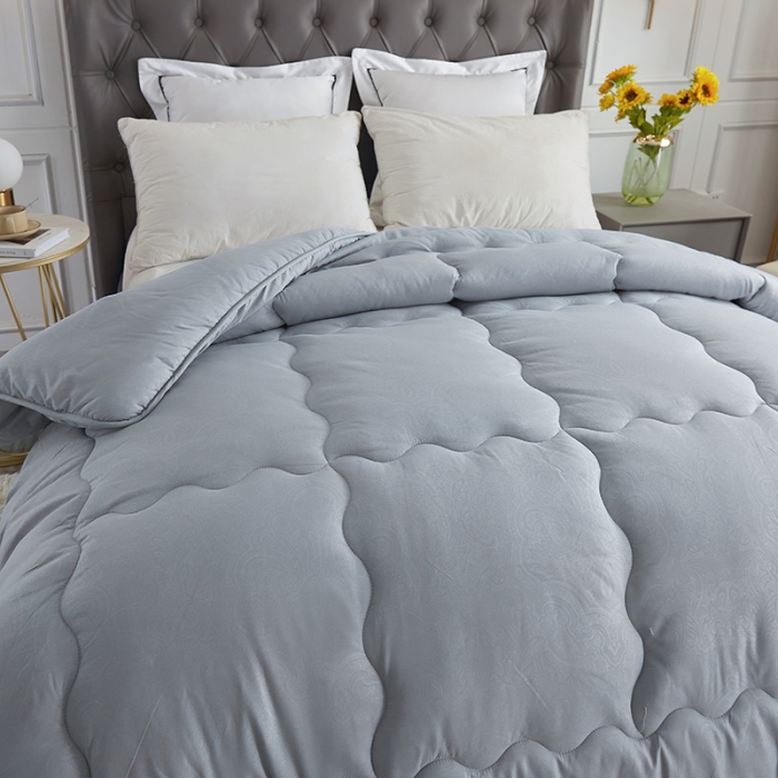 91家纺网 家纺一手货源 找家纺 天瑜家纺 2023新款磨毛压花冬被 蓝灰