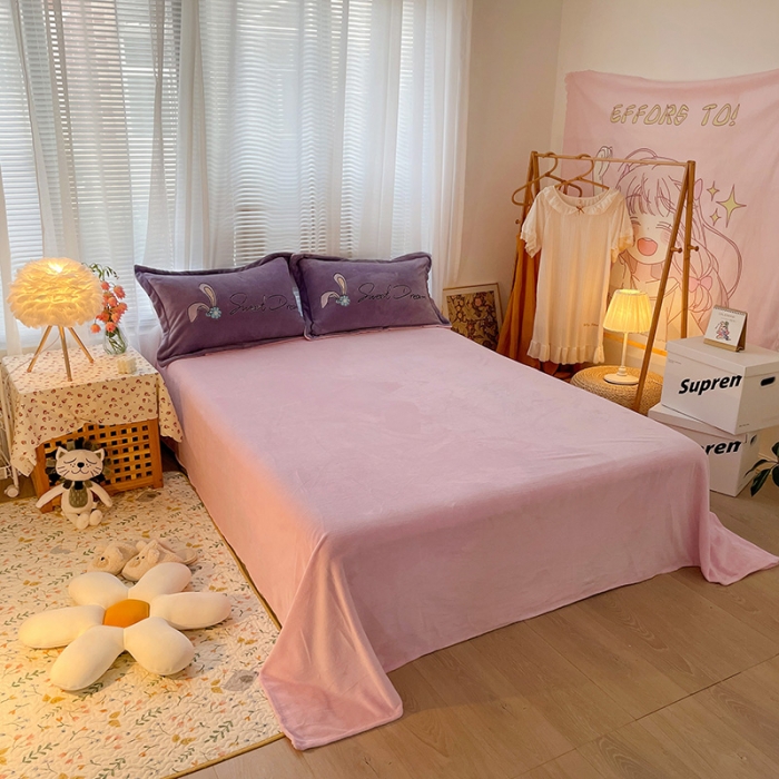 91家纺网 家纺一手货源 找家纺 朵希曼2023新款牛奶绒甜蜜星黛露系列四件套 公主鸭 粉+红