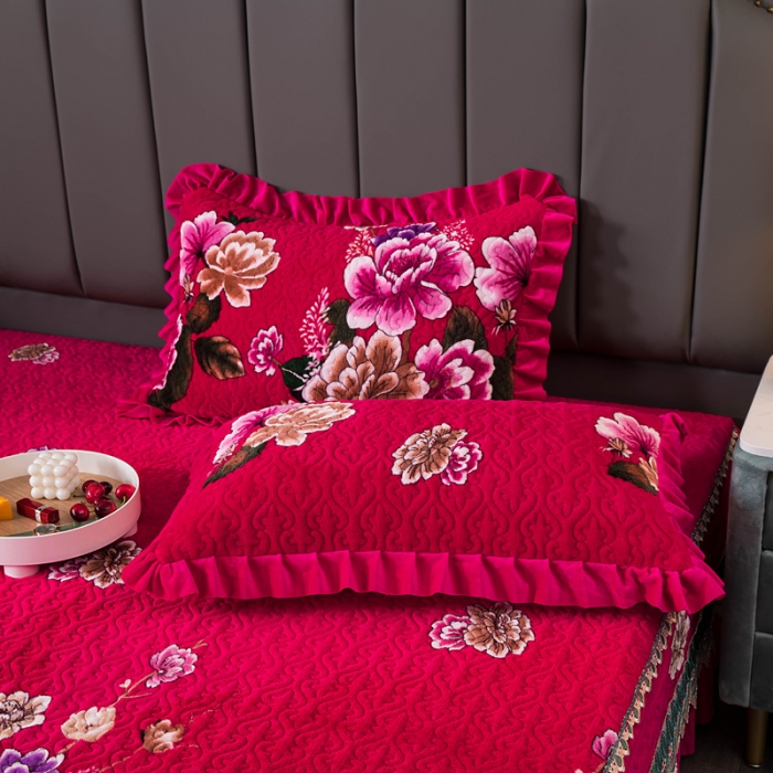 91家纺网 家纺一手货源 找家纺 冬然 2022牛奶绒夹棉床裙四件套单床裙单被套枕套花开富贵红