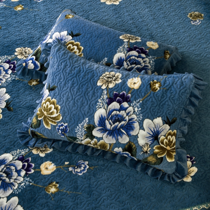 91家纺网 家纺一手货源 找家纺 冬然 2022牛奶绒夹棉床裙四件套单床裙单被套枕套花开富贵蓝