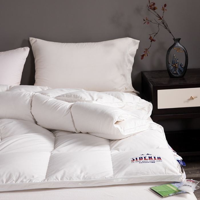 91家纺网 家纺一手货源 找家纺 俏企鹅 2025新款西伯利亚冰原绒系列鹅绒被 白色