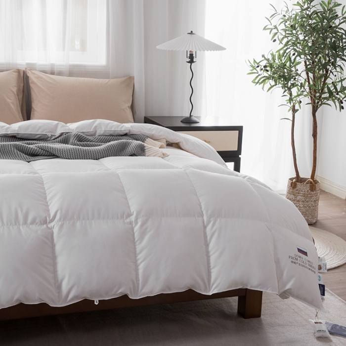 91家纺网 家纺一手货源 找家纺 俏企鹅 2025新款西伯利亚黑科技系列鹅绒被 白色