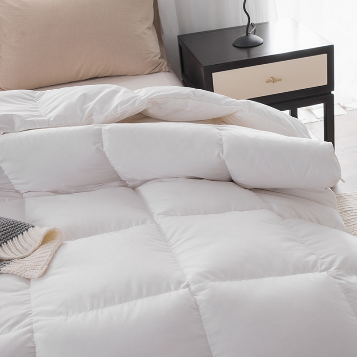 91家纺网 家纺一手货源 找家纺 俏企鹅 2025新款西伯利亚黑科技系列鹅绒被 白色