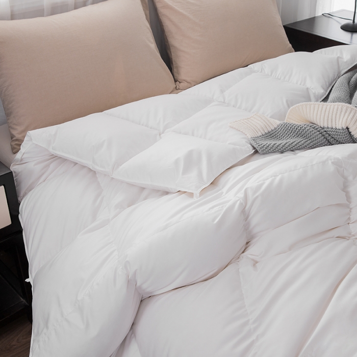 91家纺网 家纺一手货源 找家纺 俏企鹅 2025新款西伯利亚黑科技系列鹅绒被 白色