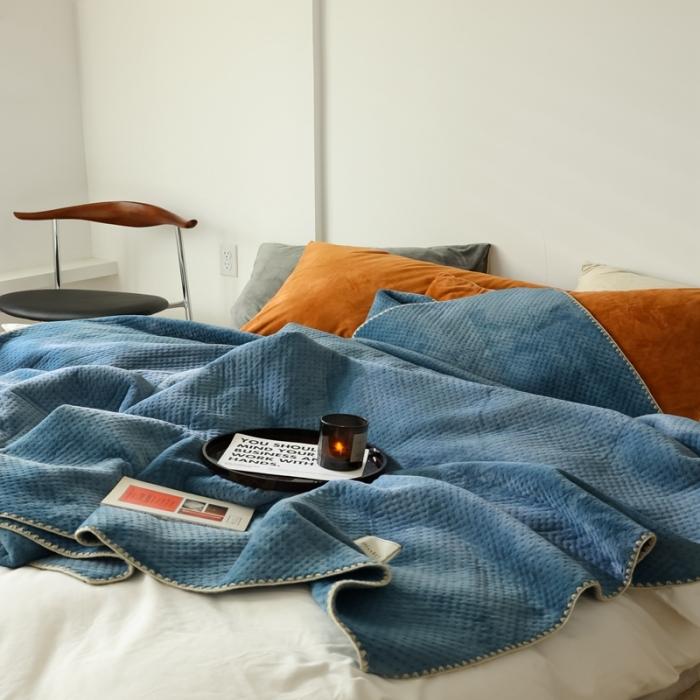 91家纺网 家纺一手货源 找家纺 法芙娜家纺 超声波牛奶绒毛毯 星星毯 宾利蓝