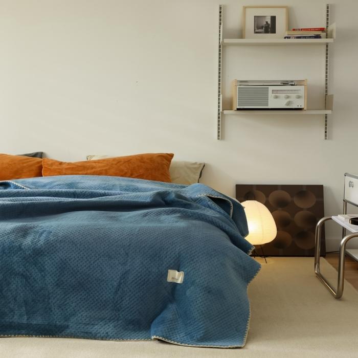 91家纺网 家纺一手货源 找家纺 法芙娜家纺 超声波牛奶绒毛毯 星星毯 宾利蓝