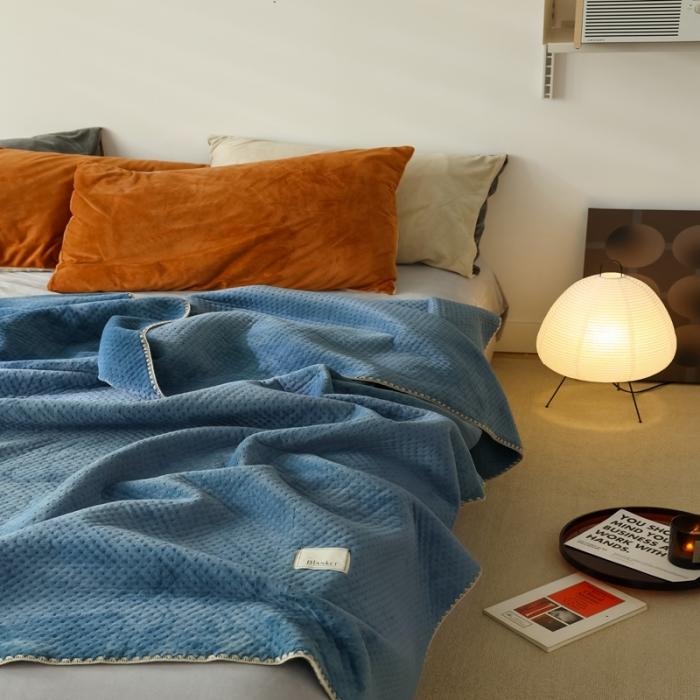 91家纺网 家纺一手货源 找家纺 法芙娜家纺 超声波牛奶绒毛毯 星星毯 宾利蓝