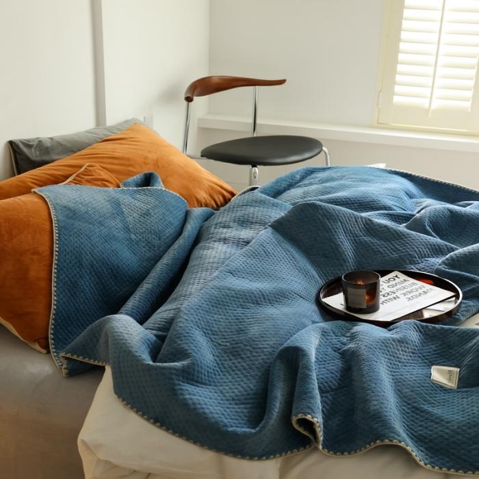 91家纺网 家纺一手货源 找家纺 法芙娜家纺 超声波牛奶绒毛毯 星星毯 宾利蓝