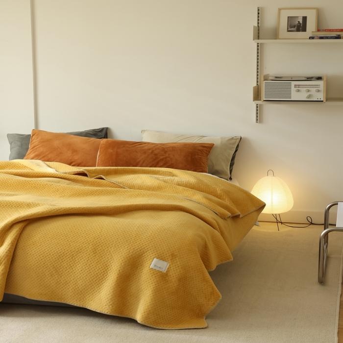 91家纺网 家纺一手货源 找家纺 法芙娜家纺 超声波牛奶绒毛毯 星星毯 鹅淡黄