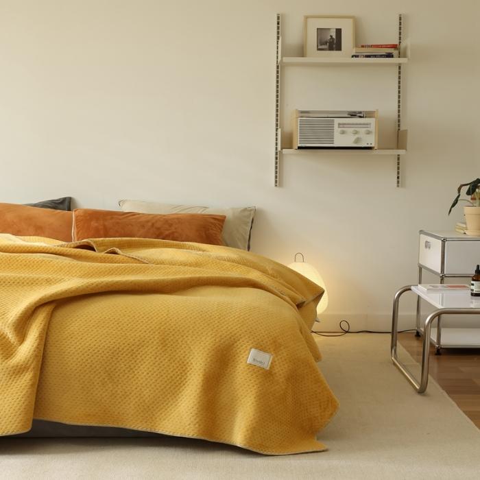 91家纺网 家纺一手货源 找家纺 法芙娜家纺 超声波牛奶绒毛毯 星星毯 鹅淡黄