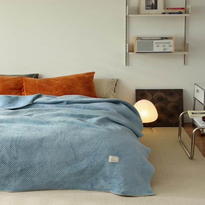 91家纺网 家纺一手货源 找家纺 法芙娜家纺 超声波牛奶绒毛毯 星星毯 梵军蓝