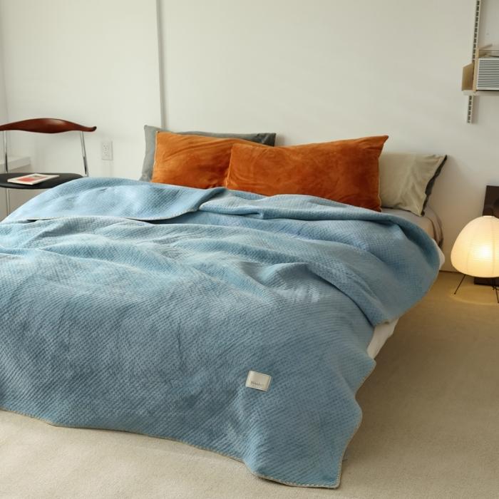 91家纺网 家纺一手货源 找家纺 法芙娜家纺 超声波牛奶绒毛毯 星星毯 梵军蓝