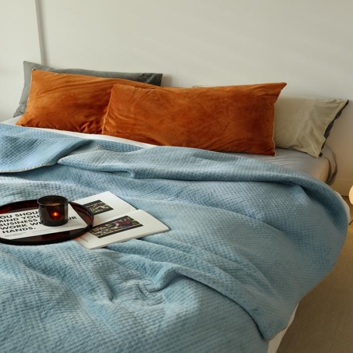 91家纺网 家纺一手货源 找家纺 法芙娜家纺 超声波牛奶绒毛毯 星星毯 梵军蓝