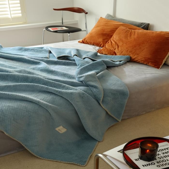 91家纺网 家纺一手货源 找家纺 法芙娜家纺 超声波牛奶绒毛毯 星星毯 梵军蓝