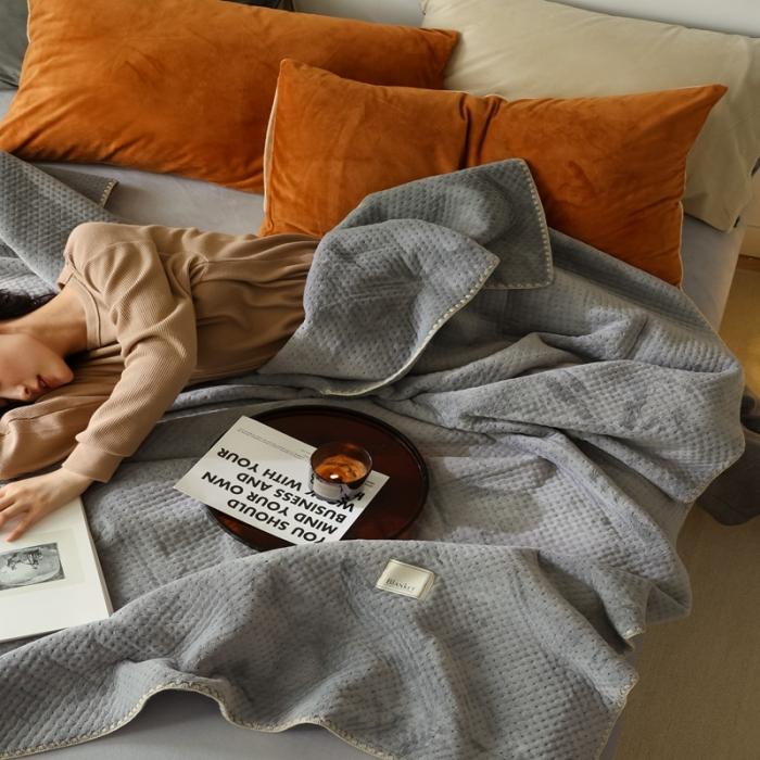 91家纺网 家纺一手货源 找家纺 法芙娜家纺 超声波牛奶绒毛毯 星星毯 绅士灰