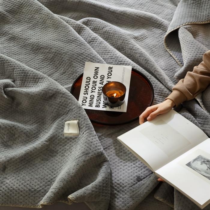 91家纺网 家纺一手货源 找家纺 法芙娜家纺 超声波牛奶绒毛毯 星星毯 绅士灰