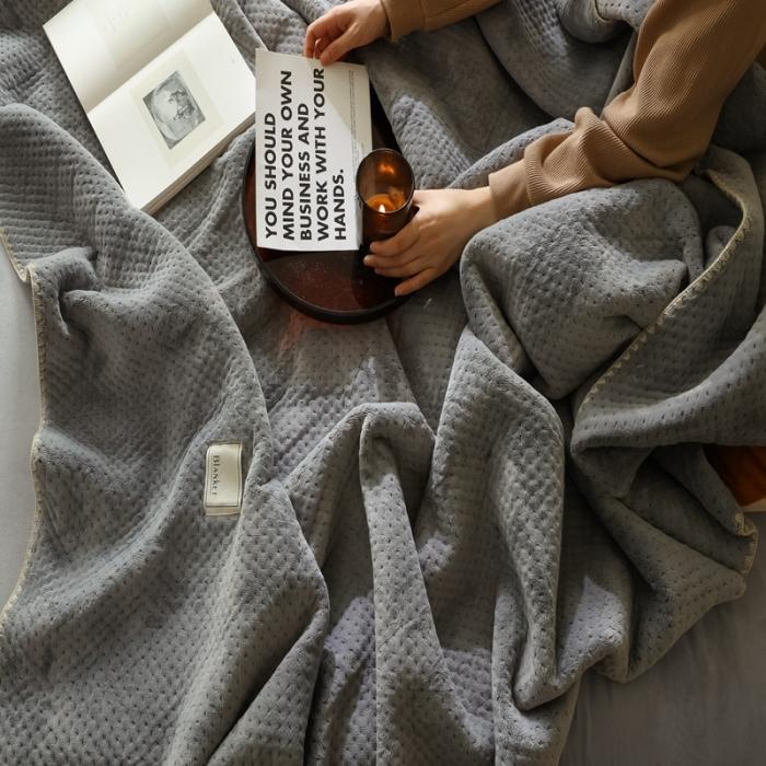 91家纺网 家纺一手货源 找家纺 法芙娜家纺 超声波牛奶绒毛毯 星星毯 绅士灰