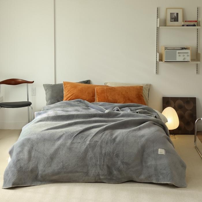 91家纺网 家纺一手货源 找家纺 法芙娜家纺 超声波牛奶绒毛毯 星星毯 绅士灰