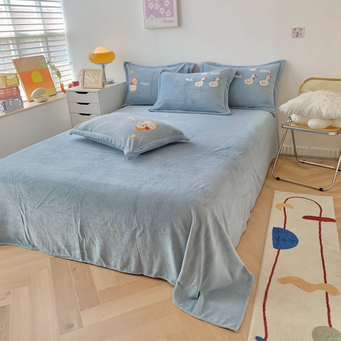 91家纺网 家纺一手货源 找家纺 蜜柚 2024新款卡通牛奶绒四件套 可爱鸭蓝