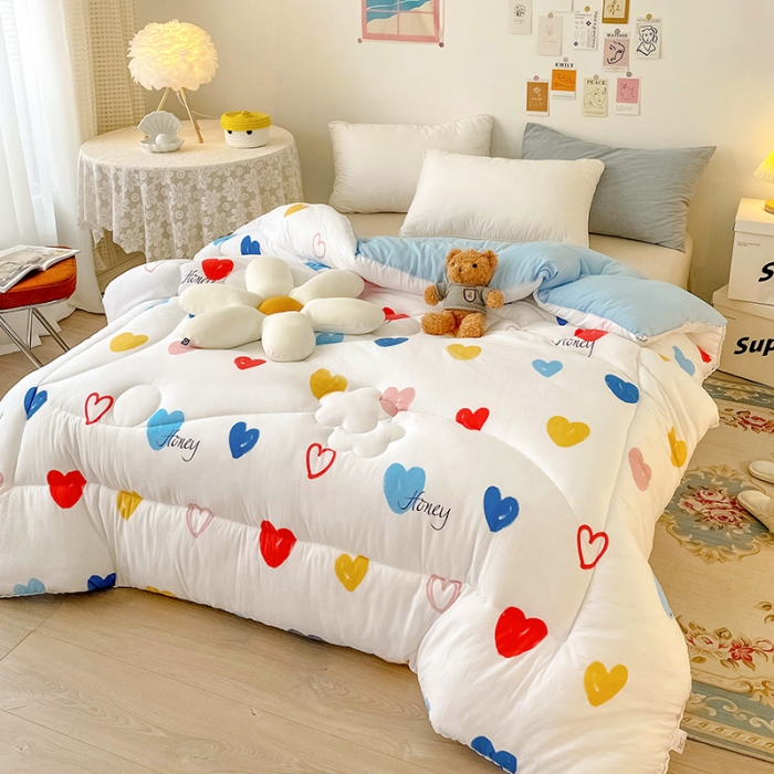 91家纺网 家纺一手货源 找家纺 慕尚家纺 2022新款水洗棉小花边冬被 彩虹爱心