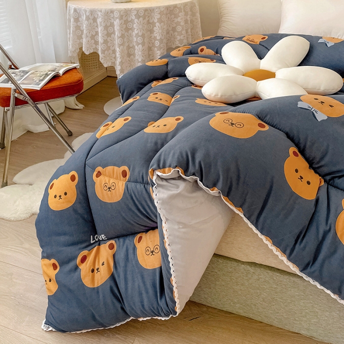 91家纺网 家纺一手货源 找家纺 慕尚家纺 2022新款水洗棉小花边冬被 小熊先生