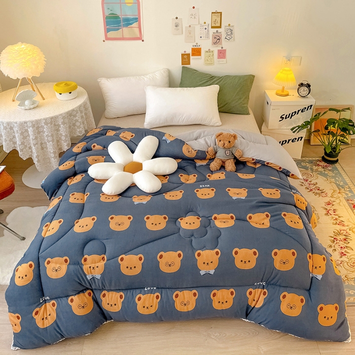 91家纺网 家纺一手货源 找家纺 慕尚家纺 2022新款水洗棉小花边冬被 小熊先生